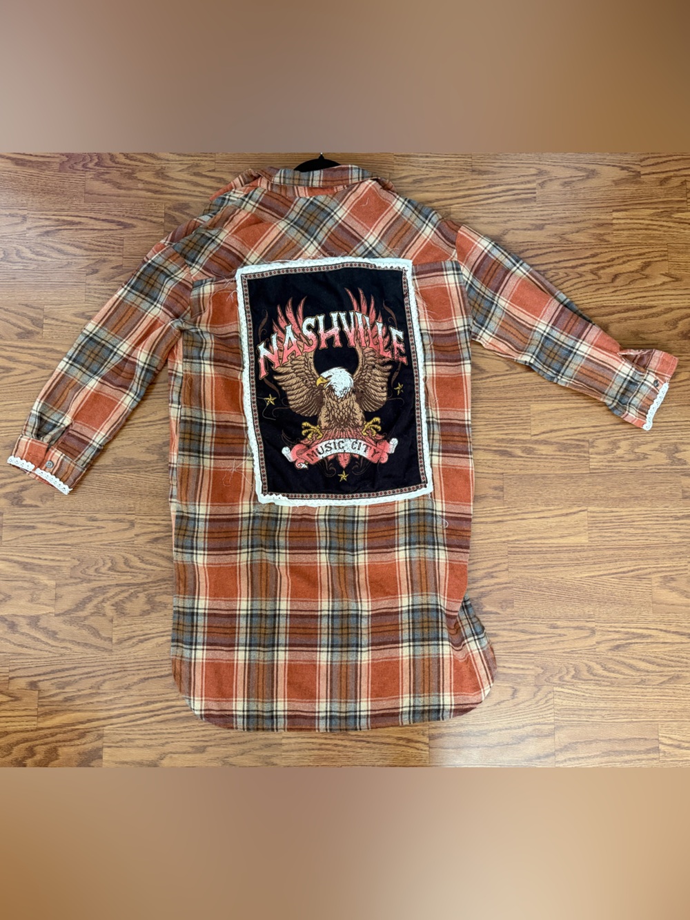 🦅Before You Plaid Flannel Tunic Shirt Sz L Nashville Music City Eagle Patch Lace